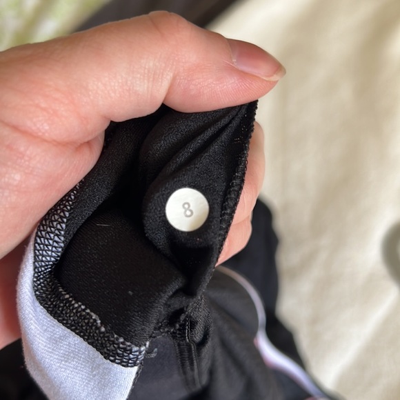 Lululemon tank size 8 - Picture 5 of 5
